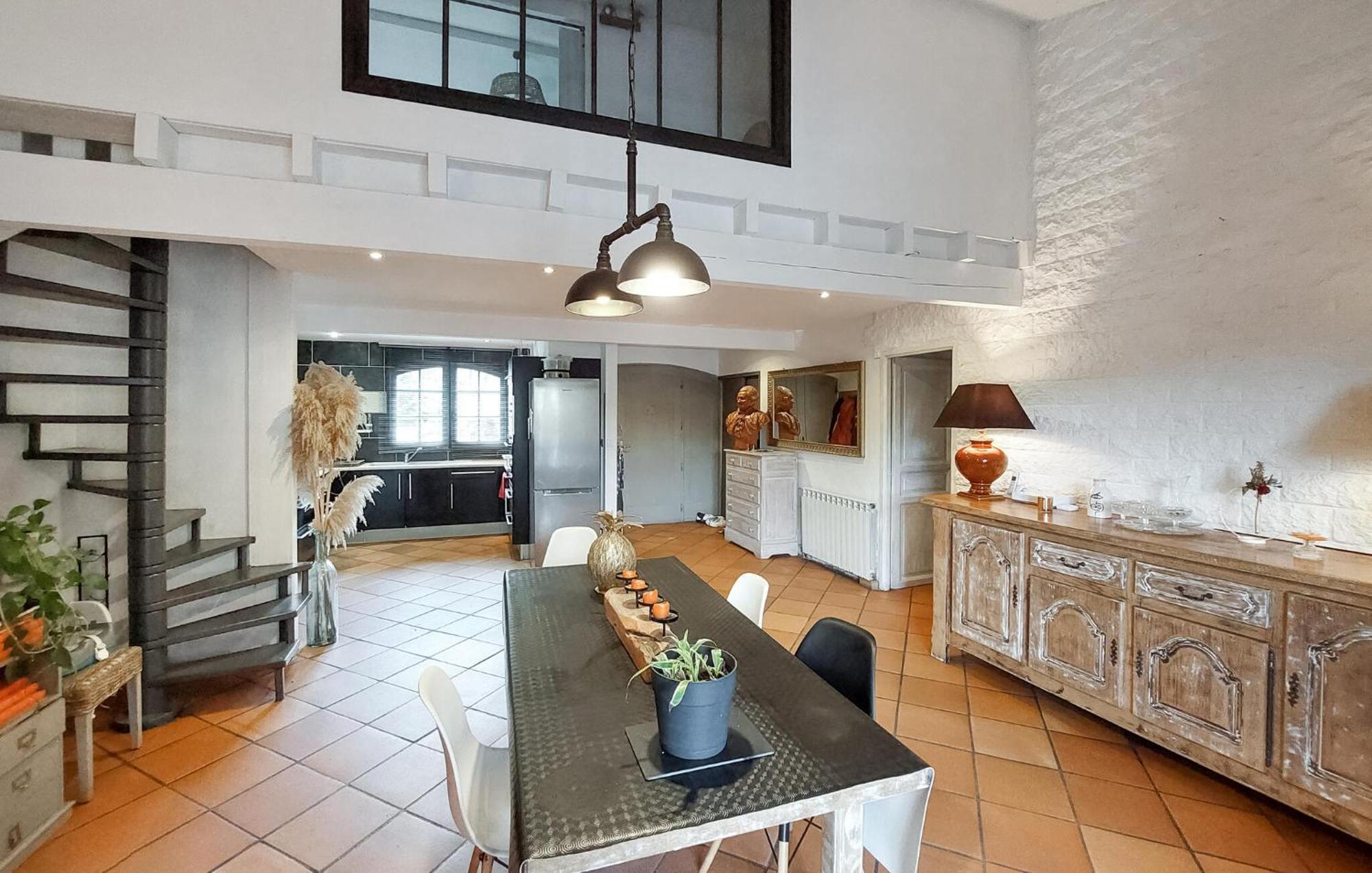 Amazing Home In Le Temple With Kitchen Esterno foto