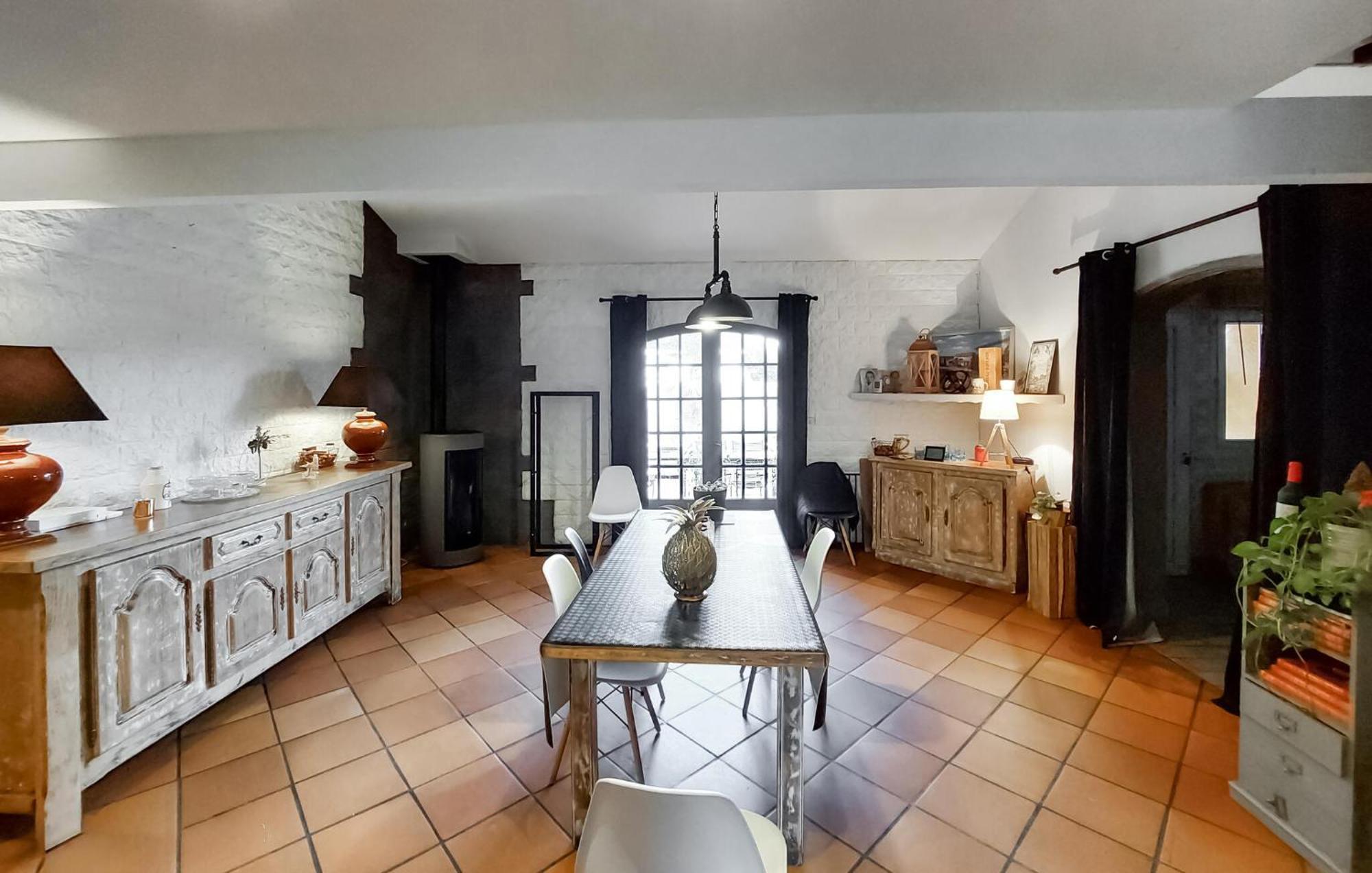 Amazing Home In Le Temple With Kitchen Esterno foto